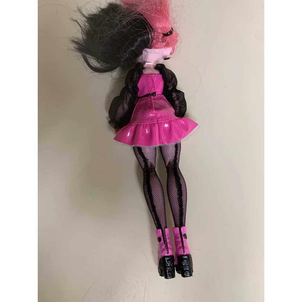 2022 Monster High G3 Draculaura Core Refresh 11